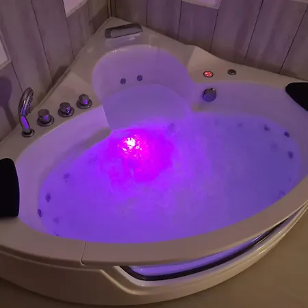 Апартаменты La Cachette Des Murmures- Balneo Privee I Detente Булонь-сюр-Мер